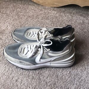 Women’s Nike waffle one gray white sneakers size 8.5 ladies